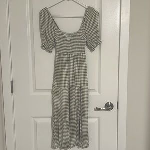 Checkered print Abercrombie dress- color forest green/white